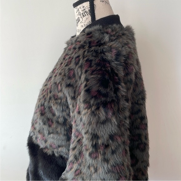 Mahoney Faux Fur Bomber Jacket Aritzia Golden by TNA - Size L - Picture 6 of 15